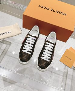 Lv's New White Shoe Four Leaf Clover Sunflower PendantAdding Playful And Lively Colors To Simpl xyzrzkm5