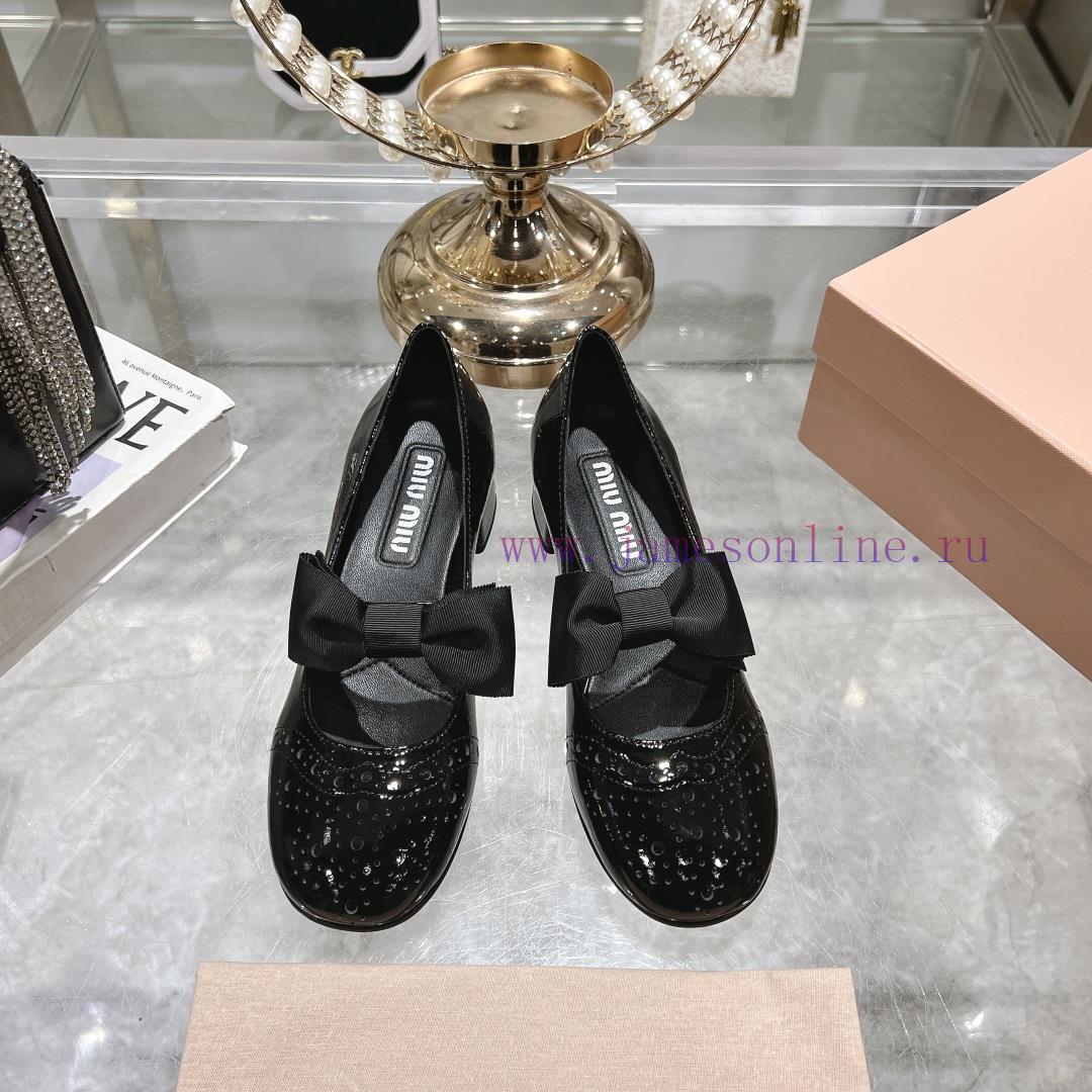 Top TierMIU MIU SS25 Early Spring Fashion Show New Retro Thick Heel Round Head Mary Jane Bow El cjeogsqu - Image 2