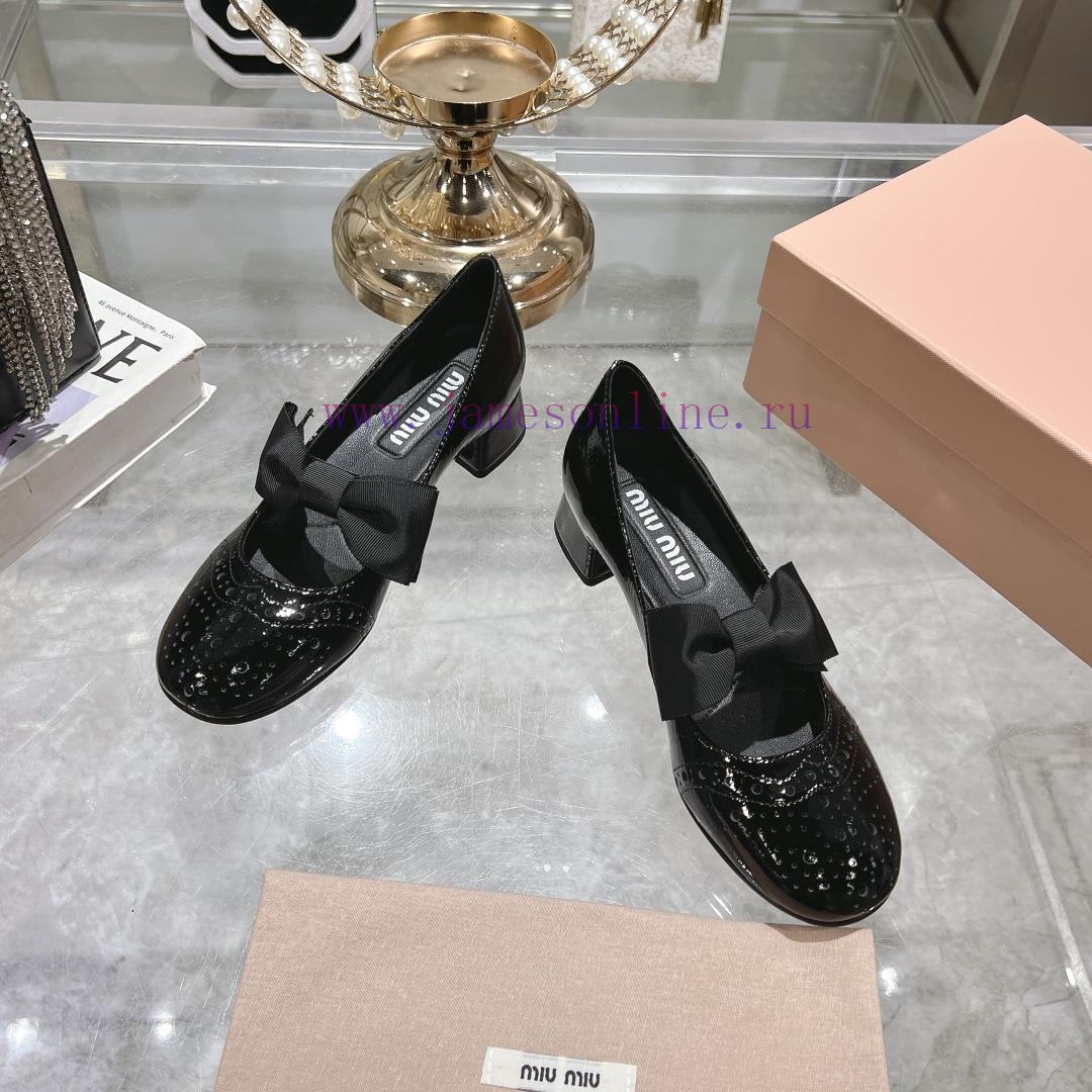 Top TierMIU MIU SS25 Early Spring Fashion Show New Retro Thick Heel Round Head Mary Jane Bow El cjeogsqu - Image 3