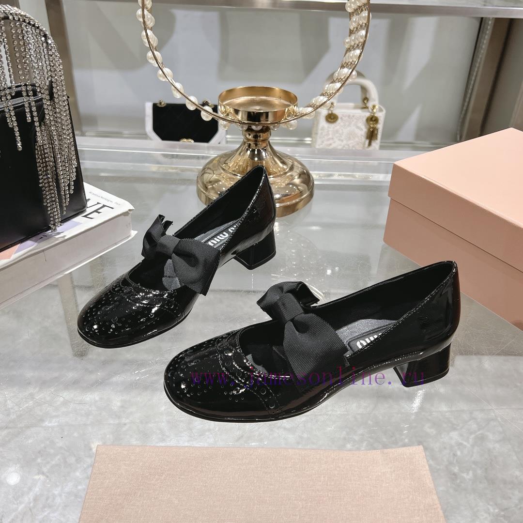 Top TierMIU MIU SS25 Early Spring Fashion Show New Retro Thick Heel Round Head Mary Jane Bow El cjeogsqu - Image 4