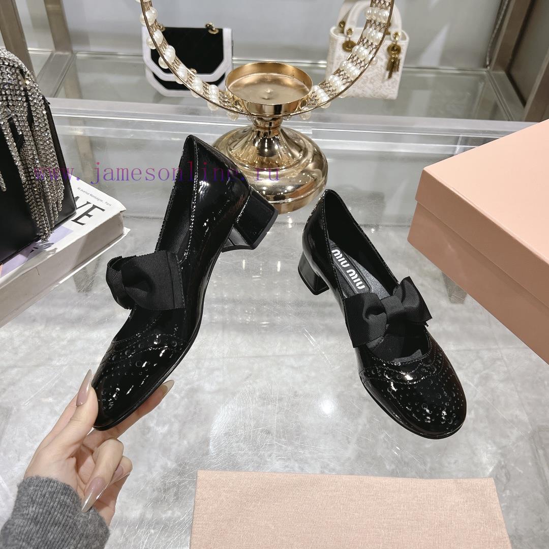 Top TierMIU MIU SS25 Early Spring Fashion Show New Retro Thick Heel Round Head Mary Jane Bow El cjeogsqu - Image 6
