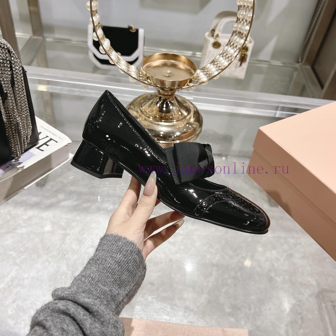 Top TierMIU MIU SS25 Early Spring Fashion Show New Retro Thick Heel Round Head Mary Jane Bow El cjeogsqu - Image 7
