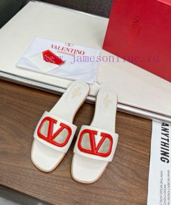 Top Notch ️️️ 2025 Spring/Summer Wu Qianyu New Valentino Hollow Flat Slippers With 3D Pressing 6jt9jakf