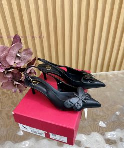 2025 Top Valentino Paris Fashion Show Launches Valentino Chunky Butterfly Sandals With High Hee rf5pzhjx