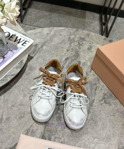 Miumiu's Latest Early Spring Fashion Show Casual Dirty Shoes/sports White Shoes Is A Popular It jbxe2c7j