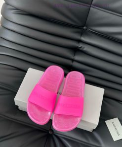 Female Size 35-40 Rose Red No Male Size AvailableBALENCIAGE Pool Crocs Collaboration Thick Bott xsvmu9ec