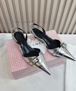 In 2025 SSS Launches GIVENCHY's Spring And Summer New Collection - The Brand's Iconic Retro Ele k1x21cxp