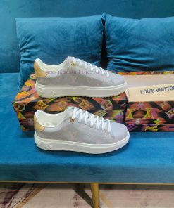 This LV Groovy Platform Sports Shoe Is Made Of Soft Cowhide With Louis Vuitton's Classic Louis bdkpuwvb