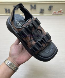 Couple StyleLOUIS VUITTON Official Website's Popular Louis Vuitton Men's And Women's Sandals An bayxtoq7