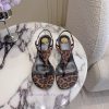 YSL Yangshulin's New Summer Wedge Toe Sandals Are A Perfect Interpretation Of Simple And Fashio eusovwii