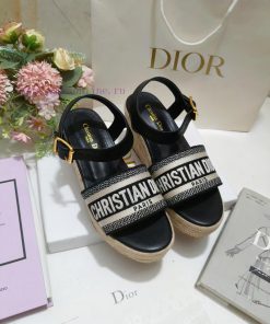 Dway Wedge Sandals Are A Timeless Classic Item. The Deep Blue Cotton Upper Is Embroidered With zmrln5q6