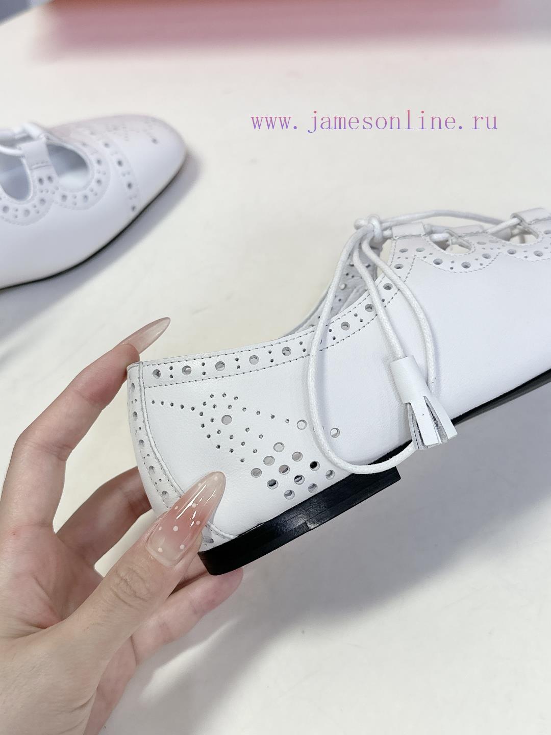 Hermes' Latest Single Shoe Cabinet For Spring And Summer Is Extremely Difficult To Match With A 8sqk6i4d - Image 8