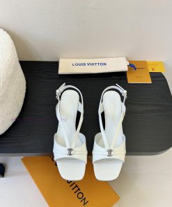 25ss Spring/summer New LOUIS VUITTON Lv Square Buckle V-belt Cat Heel Sandals With Exposed Heel uwhphrj9