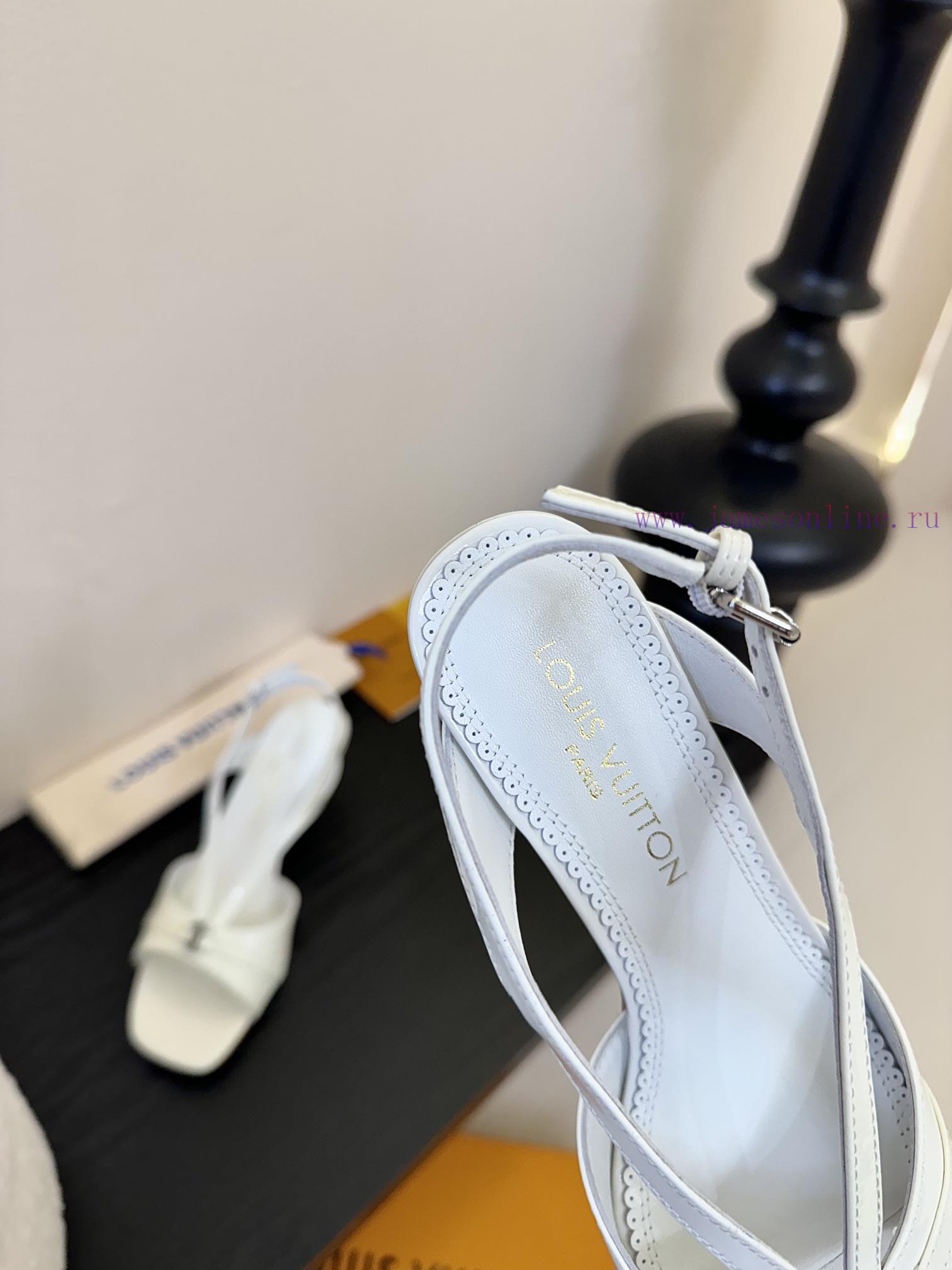 25ss Spring/summer New LOUIS VUITTON Lv Square Buckle V-belt Cat Heel Sandals With Exposed Heel uwhphrj9 - Image 9