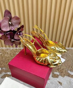 Valentino Classic Explosive Gold Gilded Flower High Heel Sandals Collection———————————The Class 3lz6gq58