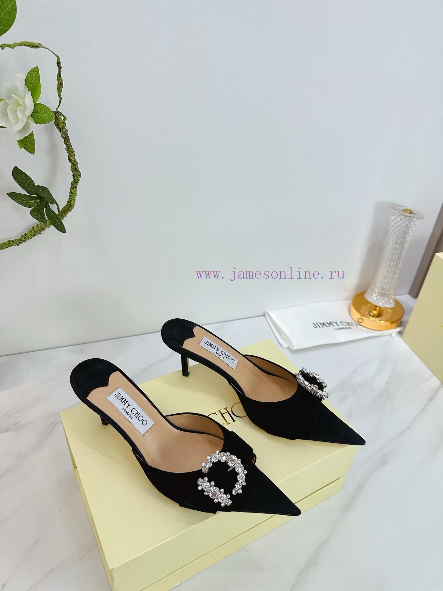 Jimmy CHOO (Jimmy Zhou)It Is A Very Comprehensive And Prestigious Fashion Lifestyle Brand Featu cjyi5dy1