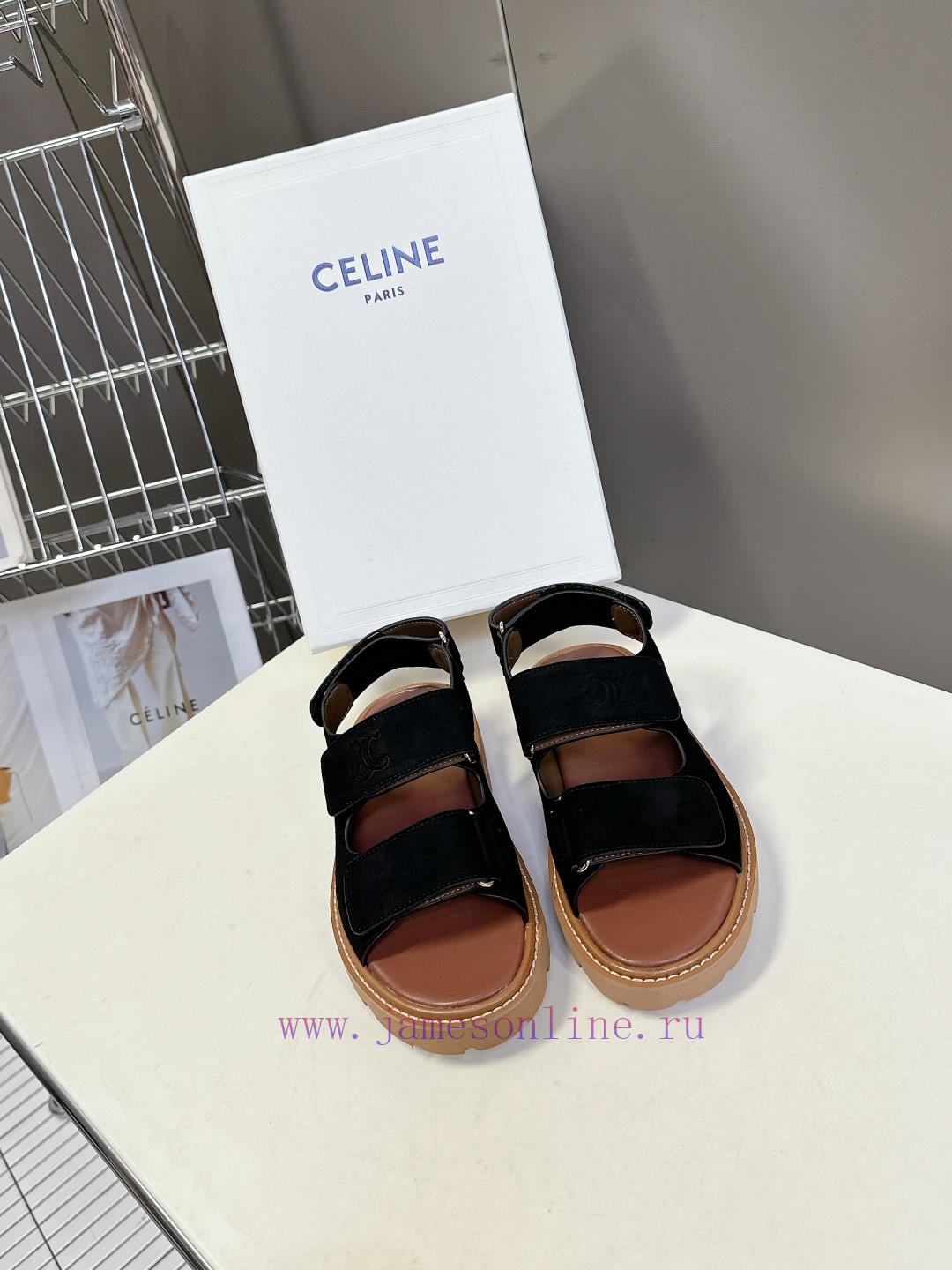 CELINE's New Spring And Summer Products Triumphal Arch Retro Roman Sandals And Slippers Come In 9jcfnieb