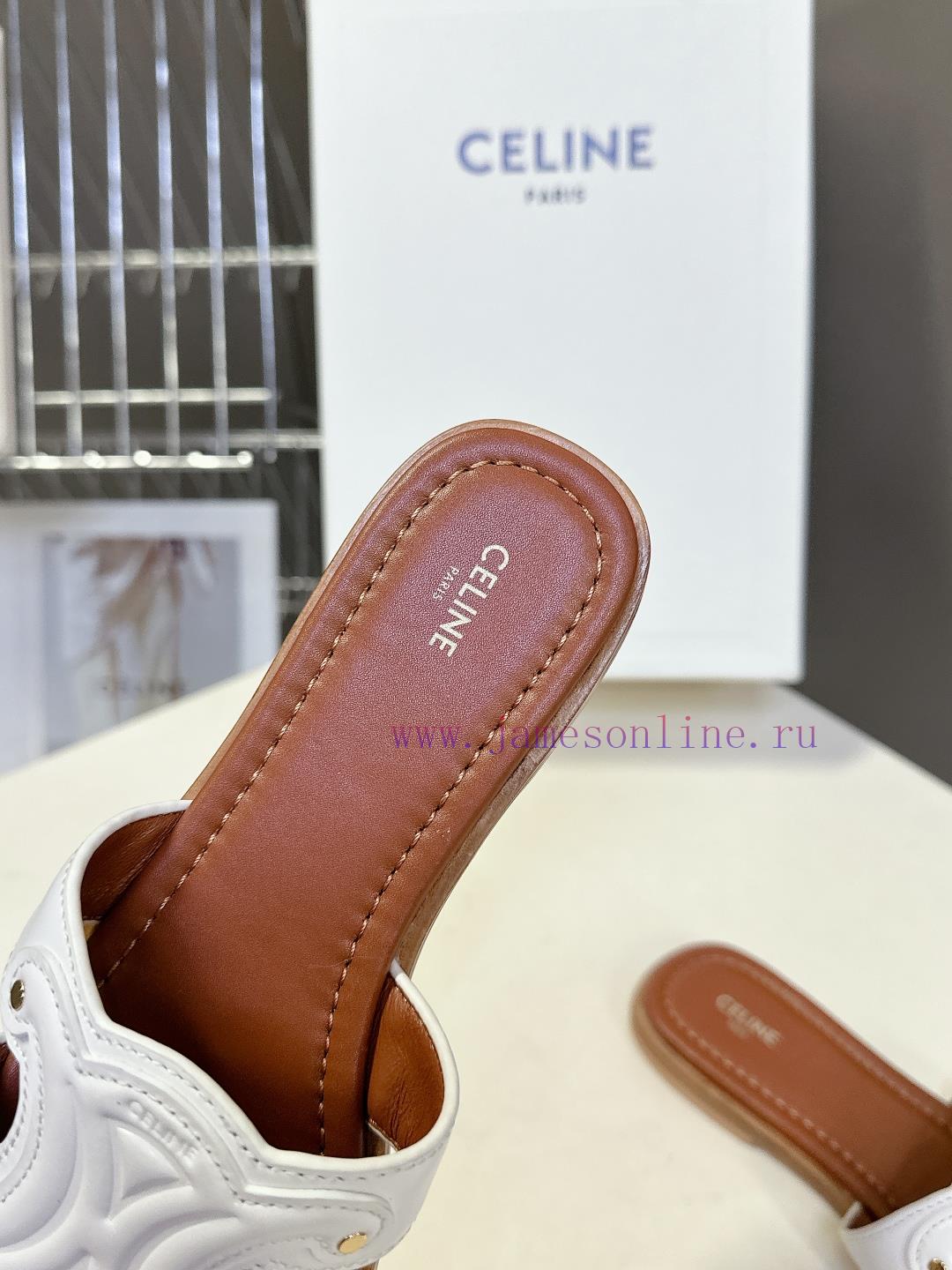 CELINE's New Spring And Summer Products Triumphal Arch Retro Roman Sandals And Slippers Come In 44vrluyp - Image 9