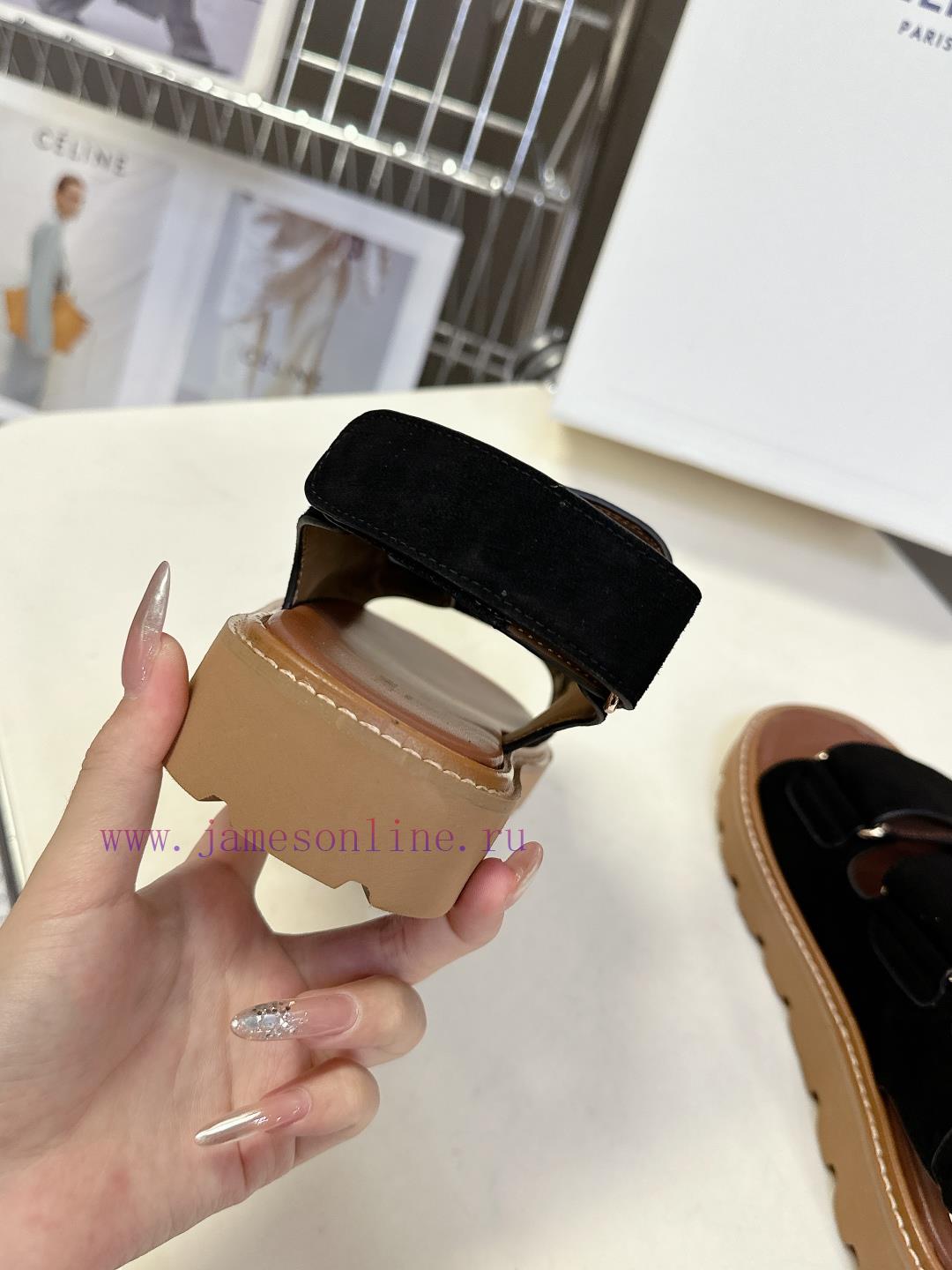 CELINE's New Spring And Summer Products Triumphal Arch Retro Roman Sandals And Slippers Come In 9jcfnieb - Image 9