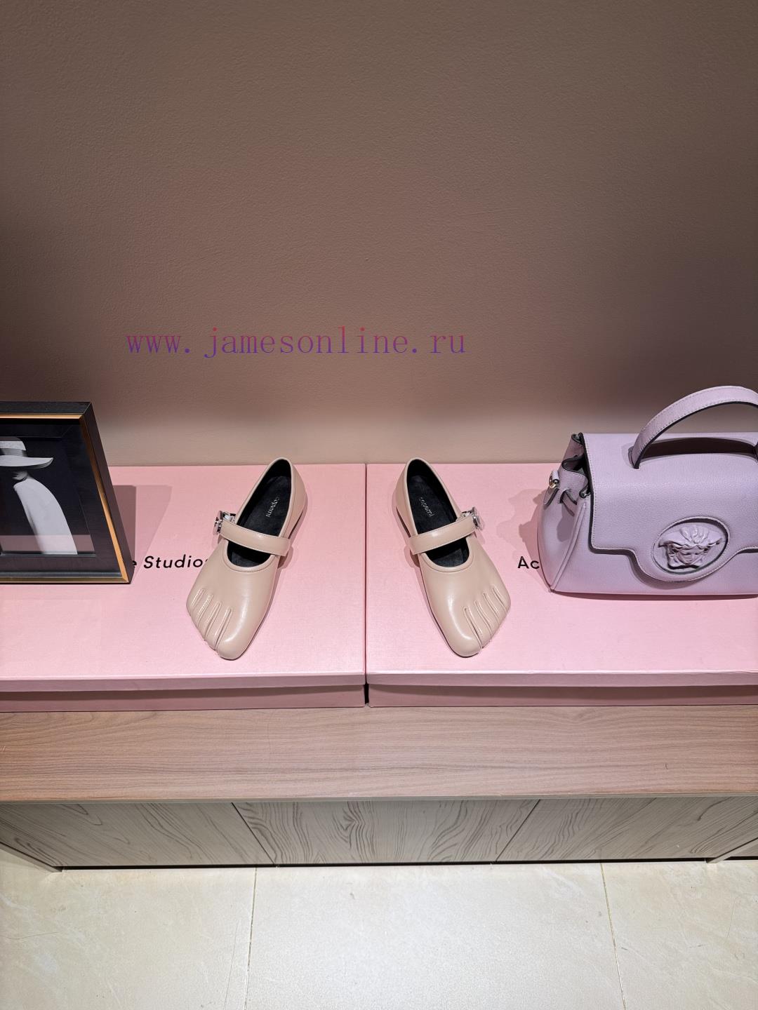 Coperni Thin Soled Five Finger Shoes With Personalized Split Toe DesignThin Soled Shoes Have Gr gsgi54gg - Image 4