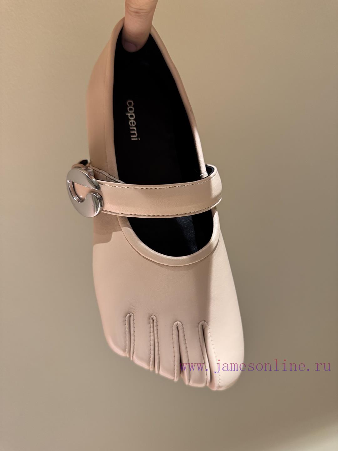 Coperni Thin Soled Five Finger Shoes With Personalized Split Toe DesignThin Soled Shoes Have Gr gsgi54gg - Image 8