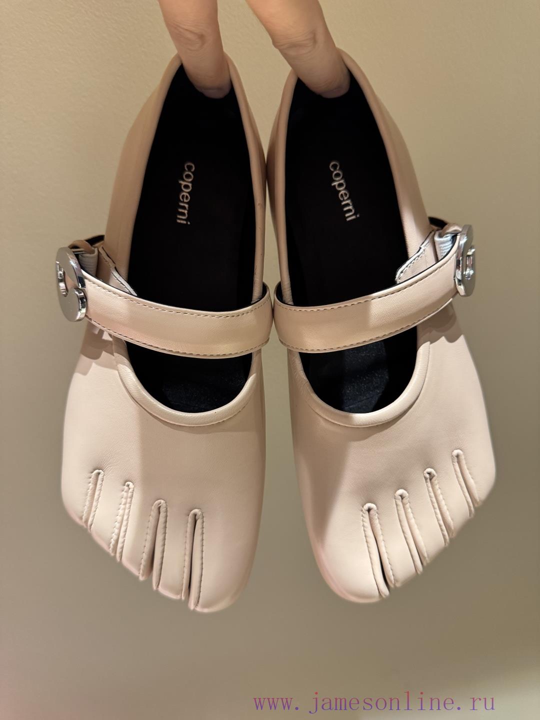 Coperni Thin Soled Five Finger Shoes With Personalized Split Toe DesignThin Soled Shoes Have Gr gsgi54gg - Image 9