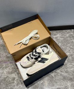 The Top-level New Balance NB 471 Series Beige Is Inspired By The Brand's Classic 320 Shoe Style g31q6nnt