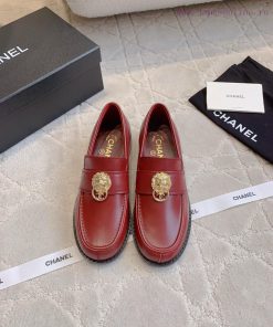 Chanel's New Le Fu Shoes Feature Lion Head Decorations That Exude A Domineering Aura Complement tnvyqqbj