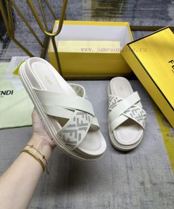 FENDI's Latest Cross Striped Slippers Featuring A Beige Leather Surface With Laser Engraved FF fgicl1jc