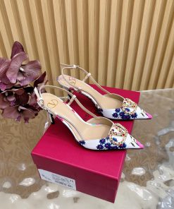 2025 Fashion Show | Valentino Knitted Hook Art Bohemian Sandals With Exquisite High Heels | Ver p8vfp5jc