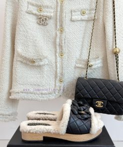 Chanel | Chanel Classic Autumn/Winter Camellia Solid Wood BottomThick Bottom Hair MopThe Happin 34veumj4