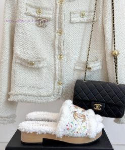 Chanel | Chanel Classic Autumn/Winter Double C Solid Wood BottomThick Bottom Hair MopThe Iconic wqsti21l