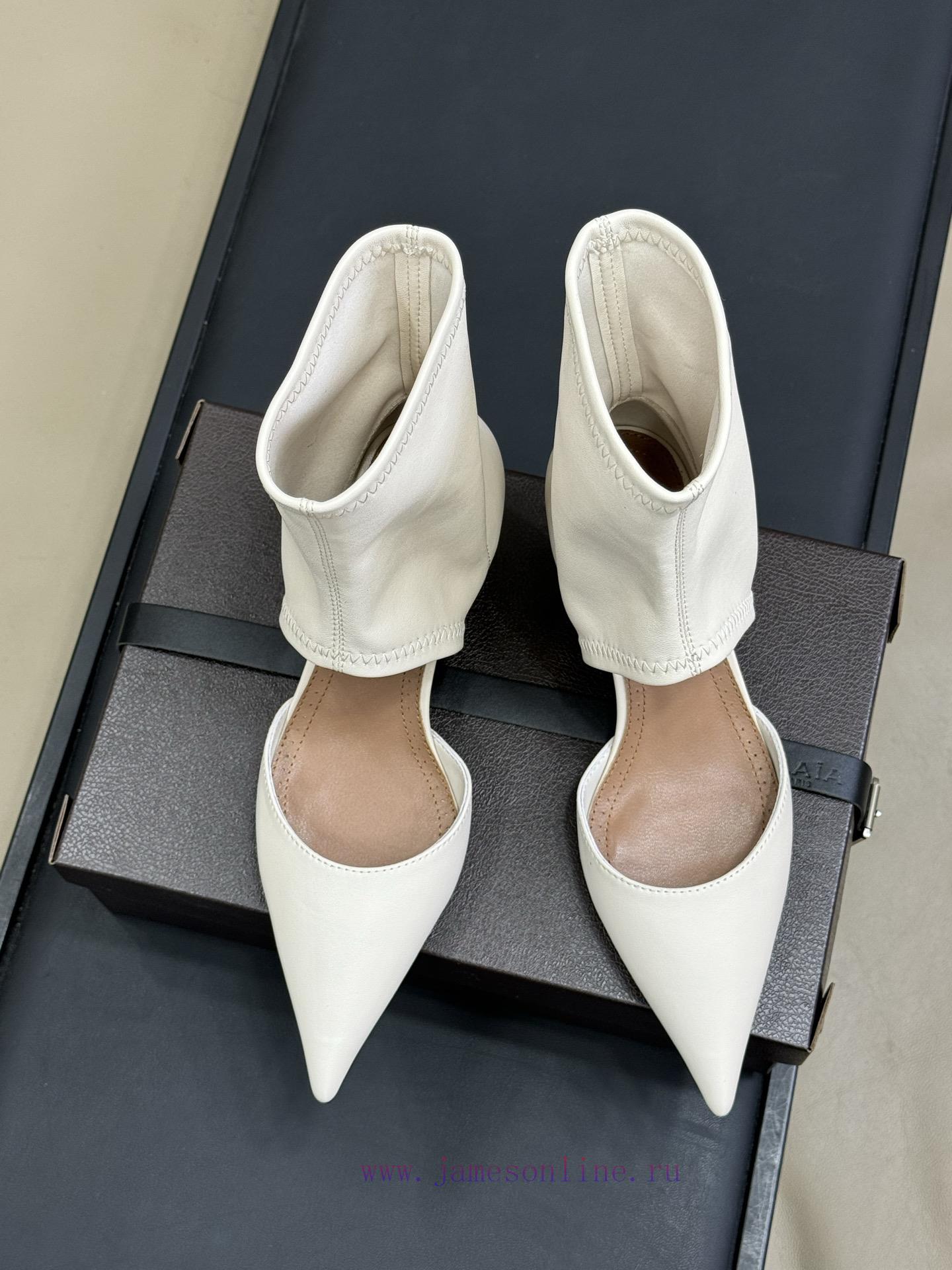 ALAiAI2025 Leg Precise VerificationAlaia Elastic Suede Short Boots LaunchedLeg Length Cheating l7b7i8h9 - Image 3