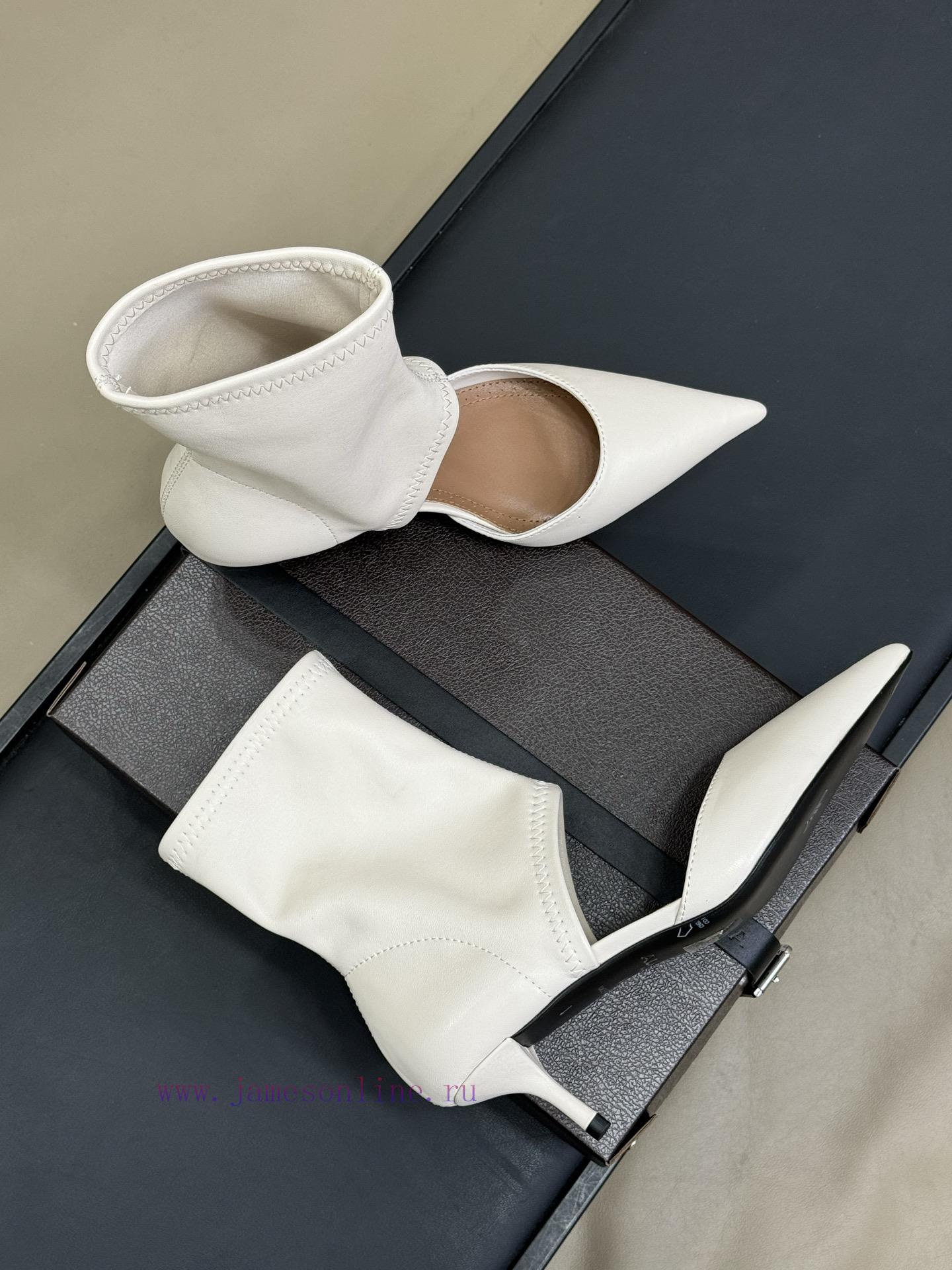 ALAiAI2025 Leg Precise VerificationAlaia Elastic Suede Short Boots LaunchedLeg Length Cheating l7b7i8h9 - Image 4