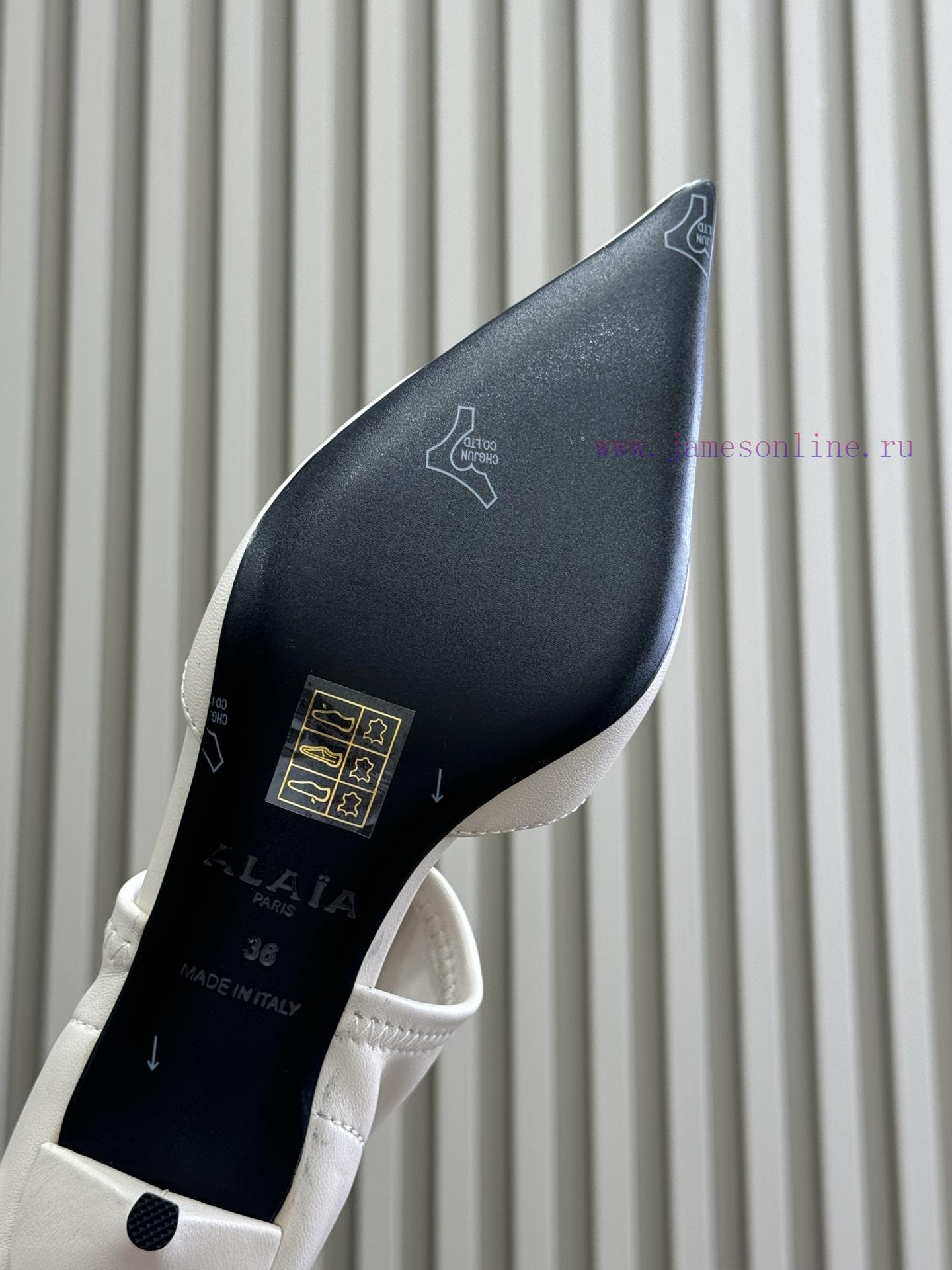 ALAiAI2025 Leg Precise VerificationAlaia Elastic Suede Short Boots LaunchedLeg Length Cheating l7b7i8h9 - Image 7