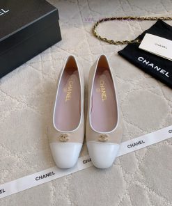 Chanel's New Diamond Buckle Flat Sole Shoes Exude A Sense Of Luxury That Always Makes People Fe vq9bvvqe