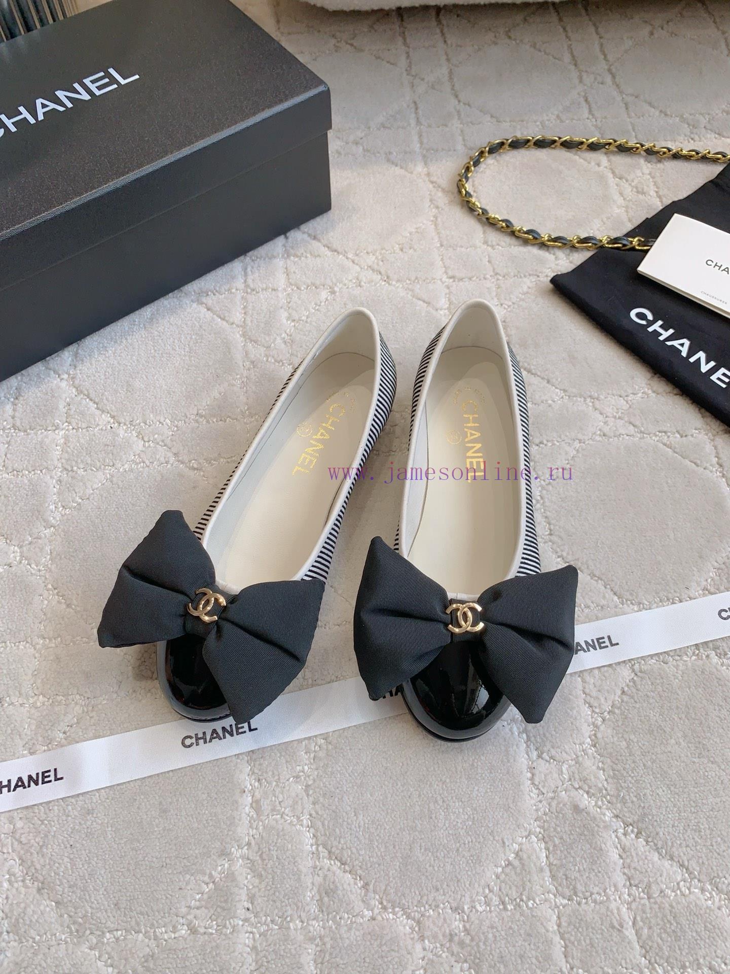 Chanel's New Butterfly Bow Flat Sole Shoes Exude A Sense Of Luxury That Always Makes People Fee omfmf7js