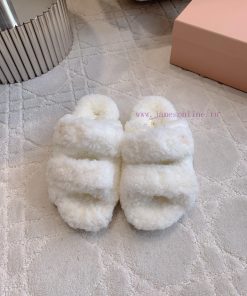 Miu's New Fur Slippers Are Made Of Super Thick Australian Imported Wool Which Feels Like Steppi 2n3ynprj