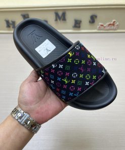 Louis Vuitton Men's One-piece Slippers A Popular Item On The LV Official Website Are Now Availa g9p9jtxm