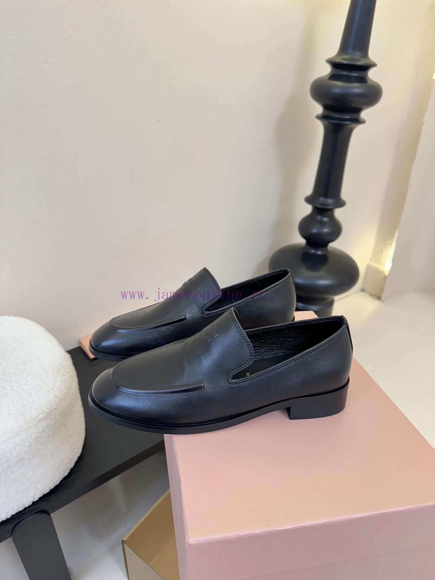 Miu Miu 25ss New Block Round Toe LoafersThis Block Shoe Features A Classic Minimalist Design Wi 3vy599kq - Image 6