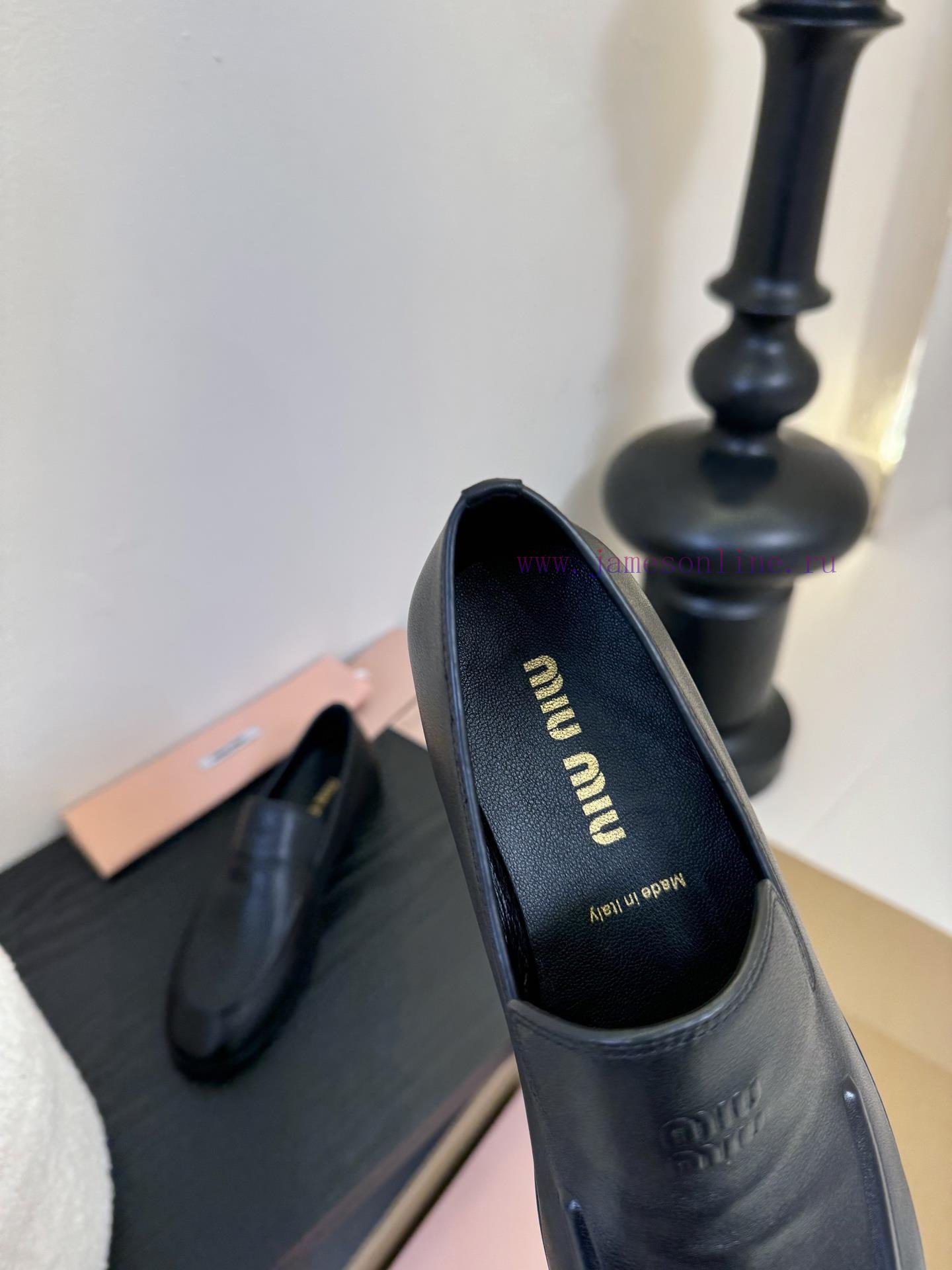 Miu Miu 25ss New Block Round Toe LoafersThis Block Shoe Features A Classic Minimalist Design Wi 3vy599kq - Image 9