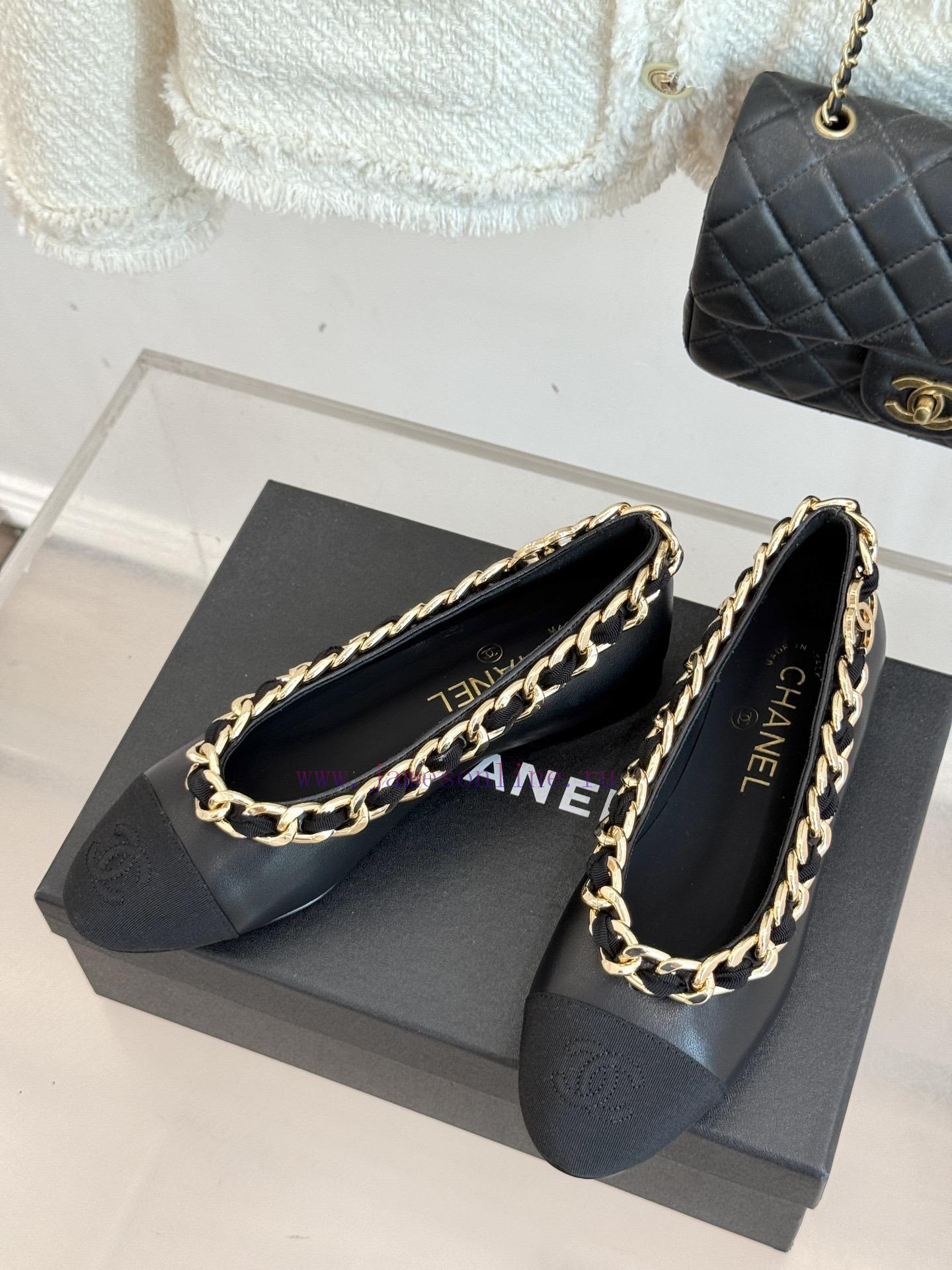 Chanel | Chanel 25A Large Chain Color BlockedThick Heeled Flat Soled Single ShoesThese Single S uiyzwhq6 - Image 3