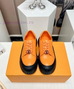 Louis Vuitton ️️️ This Ruby Lace Up Derby Shoe Is Made Of Shiny Cowhide Leather To Create A Tre r7vcmh6l