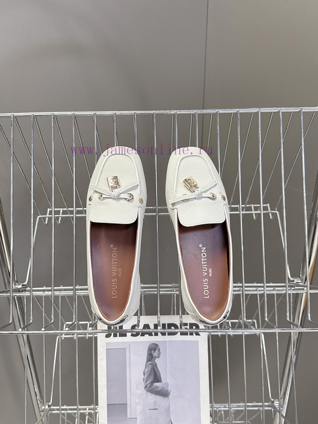 Lv Brand Louis Vuitton Autumn And Winter New Collection Of Bean Shoes Thin Soled Shoes With A L i3sl1k5q - Image 7