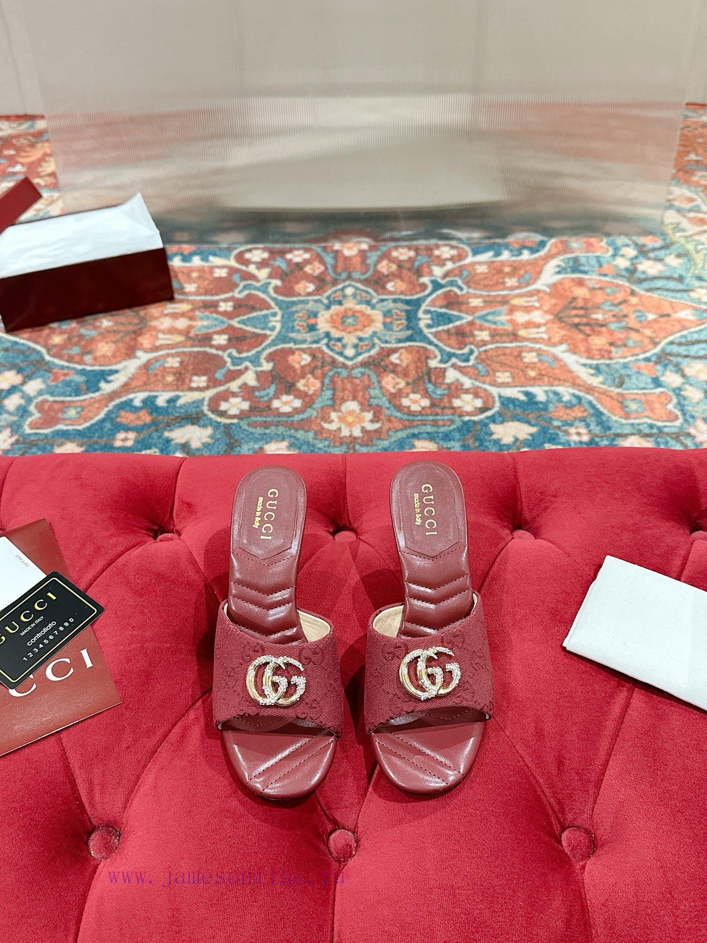 Gucci * 25 New Spring And Summer Open Toed Slippers Are Made Of Leather And Cleverly Use Design rwm5hecg