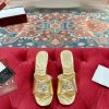 Gucci * 25 New Spring And Summer Open Toed Slippers Are Made Of Leather And Cleverly Use Design aj3dv9jk