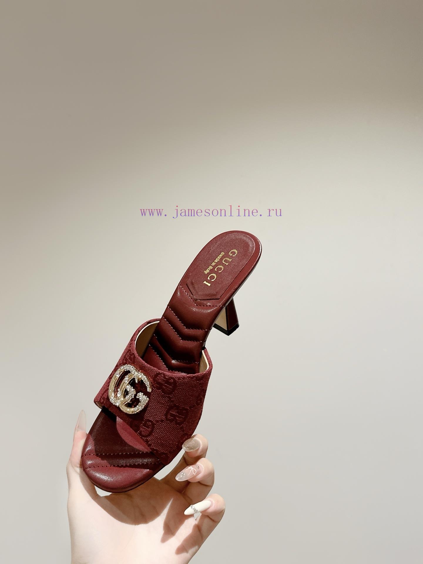 Gucci * 25 New Spring And Summer Open Toed Slippers Are Made Of Leather And Cleverly Use Design rwm5hecg - Image 9