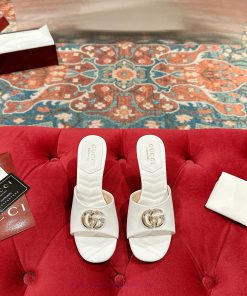 Gucci * 25 New Spring And Summer Open Toed Slippers Are Made Of Leather And Cleverly Use Design a49o5r2k
