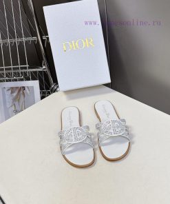 Dior 2025 Spring/Summer CD Slippers With Many Celebrities Fashion Bloggers Grass Planting Summe lmc1no9k