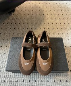 Top QualityPrada's New Women's Suede Patchwork Mary Jane ShoesPrada Adheres To The Design Philo 4i9oyuow